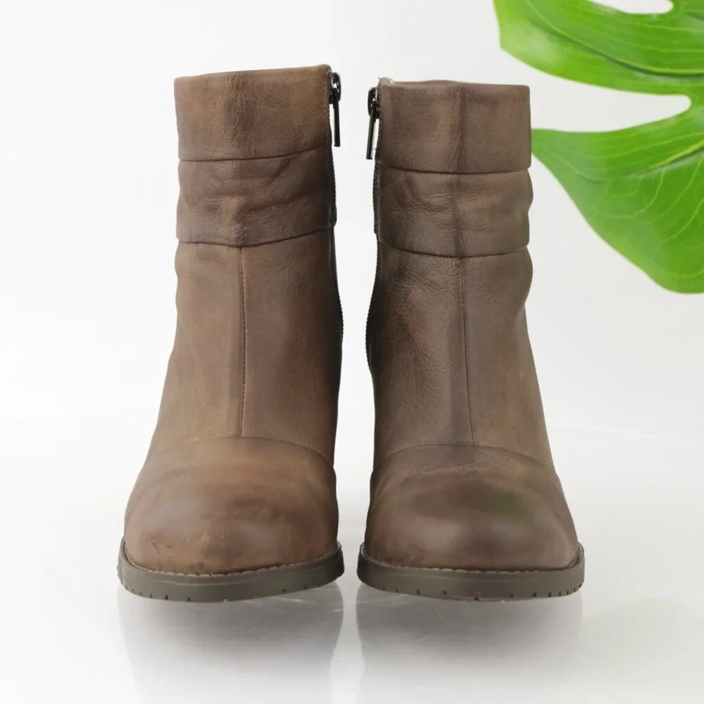 Clarks Womens Mission Zelle Boot Size 6‎ Brown Leather Block Heel Lug Sole Comfy